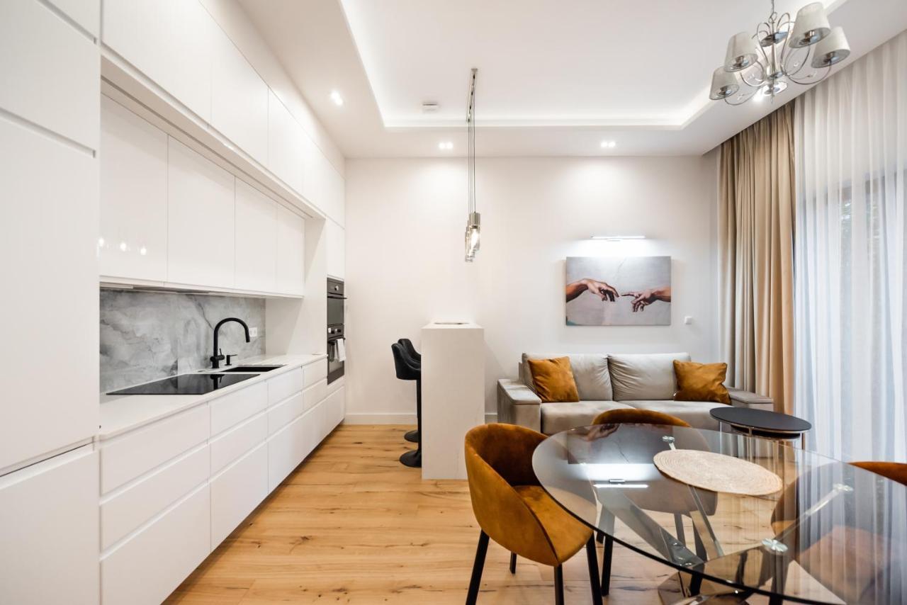 Zlota Sophisticated Apartment Warschau Buitenkant foto