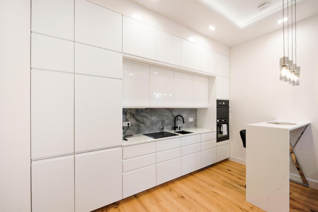Zlota Sophisticated Apartment Warschau Buitenkant foto