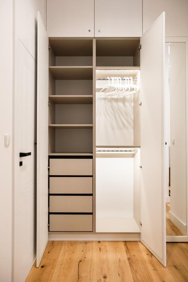 Zlota Sophisticated Apartment Warschau Buitenkant foto