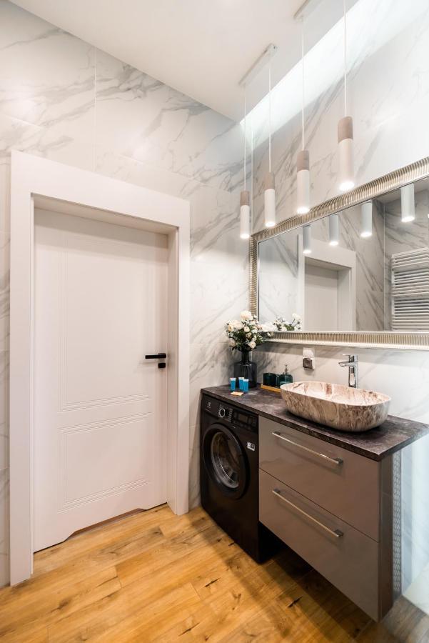 Zlota Sophisticated Apartment Warschau Buitenkant foto